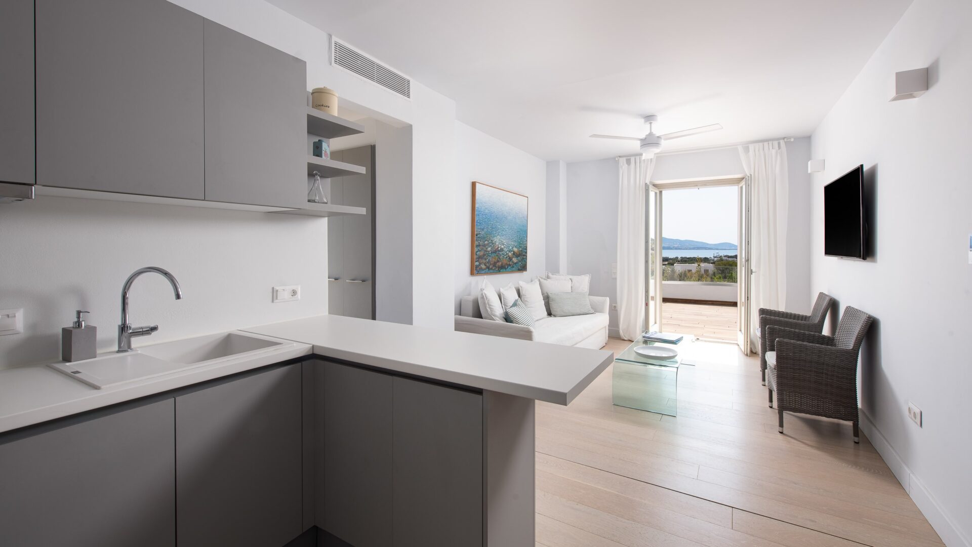 Kitchenette, 1st flr 7 small lounge-min