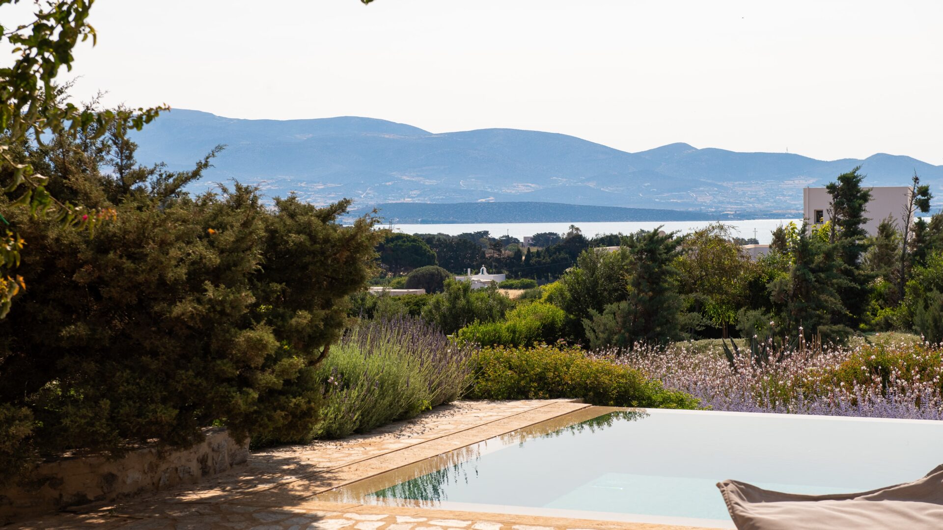 Looking East - 3-min