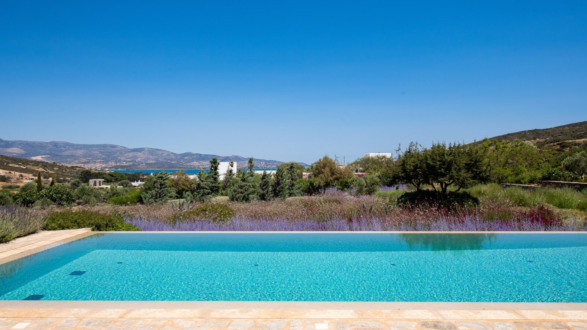 Looking East - 8-min