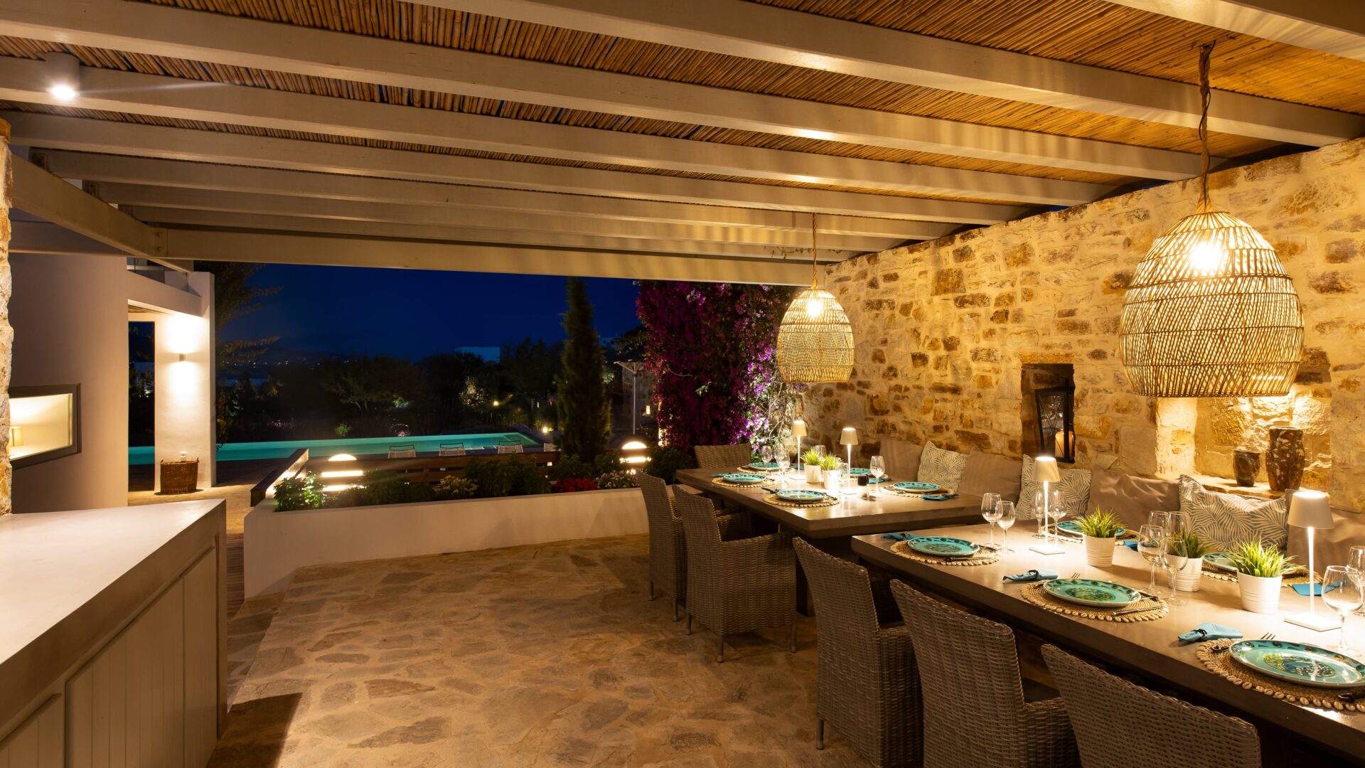 Outside Dining Area, Photo 4-min