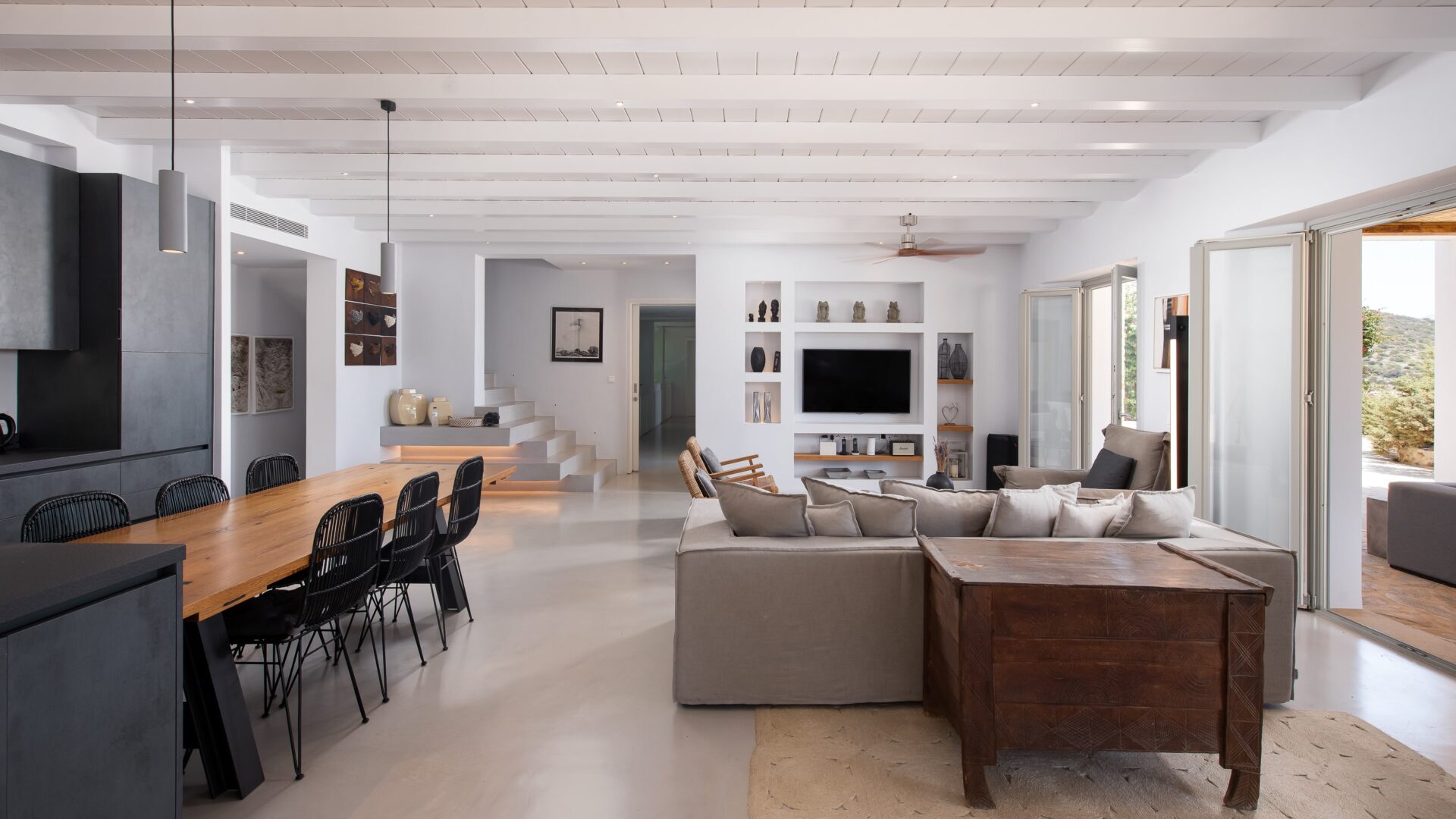 Villa_s main indoors - 3-min