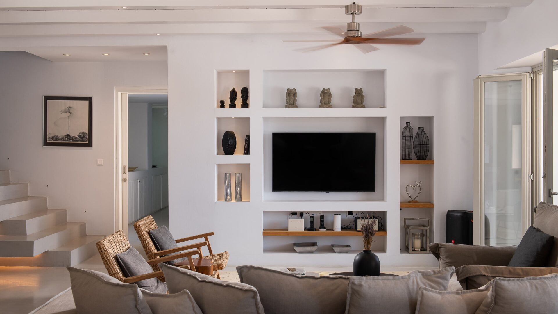 Villa_s main indoors - 6-min